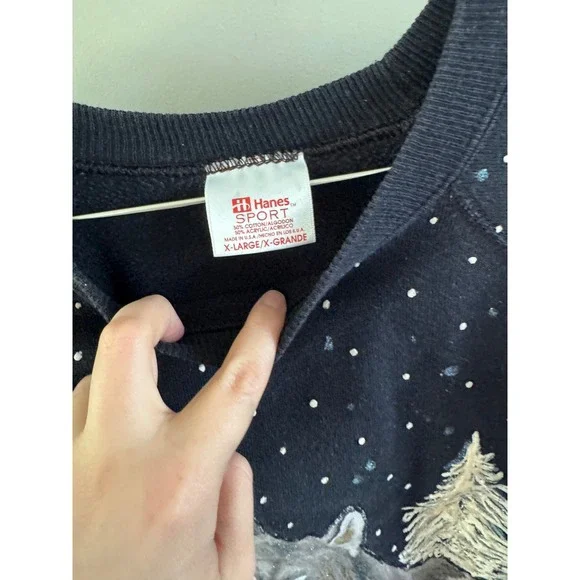 vintage puff paint wolf crewneck - Picture 3 of 4